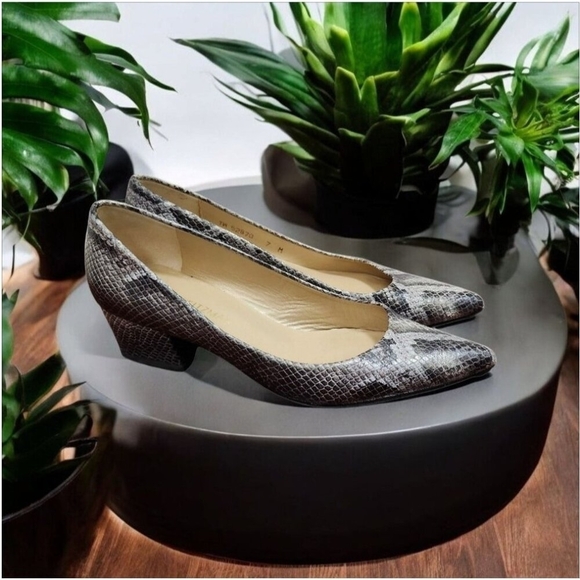 Stuart Weitzman Snakeskin Embossed Leather Pumps Heels Gray Women’s Size 7 Party - Picture 16 of 16